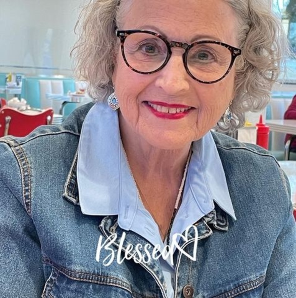 Meet your Posher, Dolores